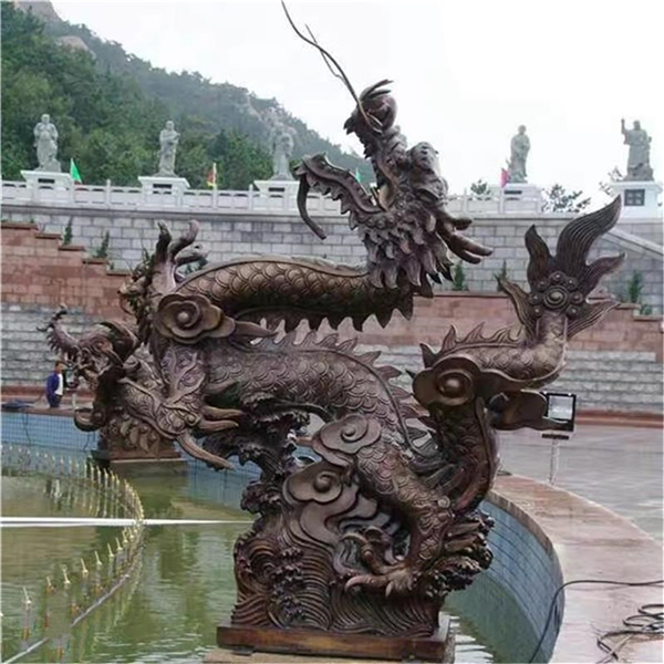 中國(guó)龍銅像.jpg